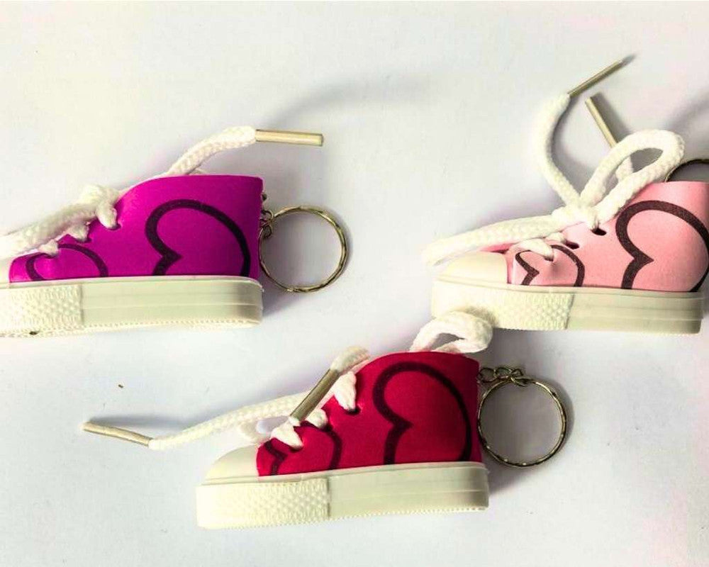 KEYCHAIN COLORED SNEAKER HEART - Set of 12
