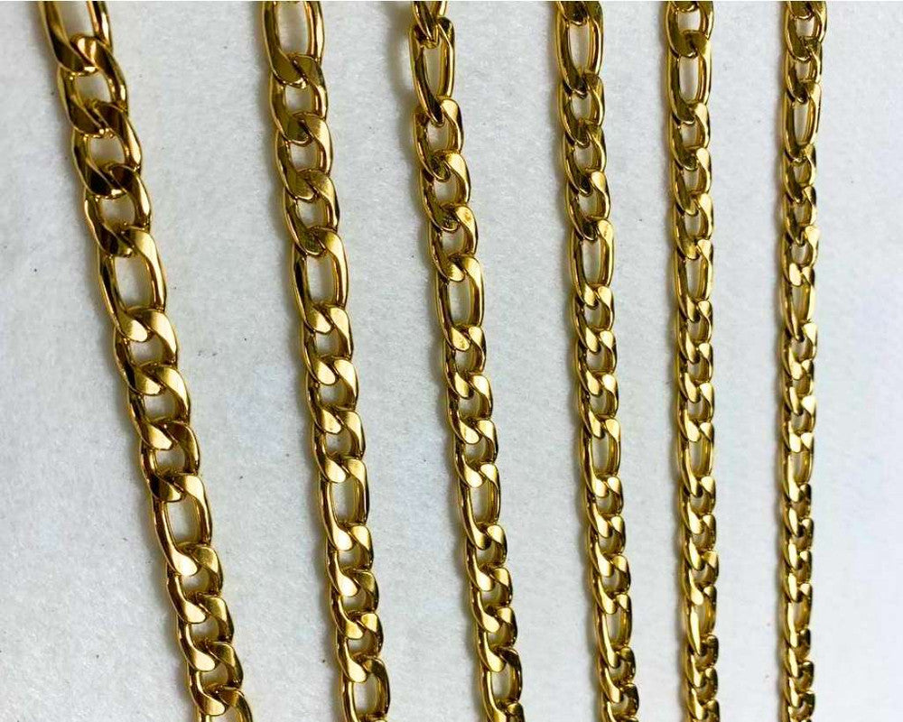 GOLDEN STAINLESS STEEL CHAIN  FÍGARO 2.5 MM / 70 CM – Set of  12